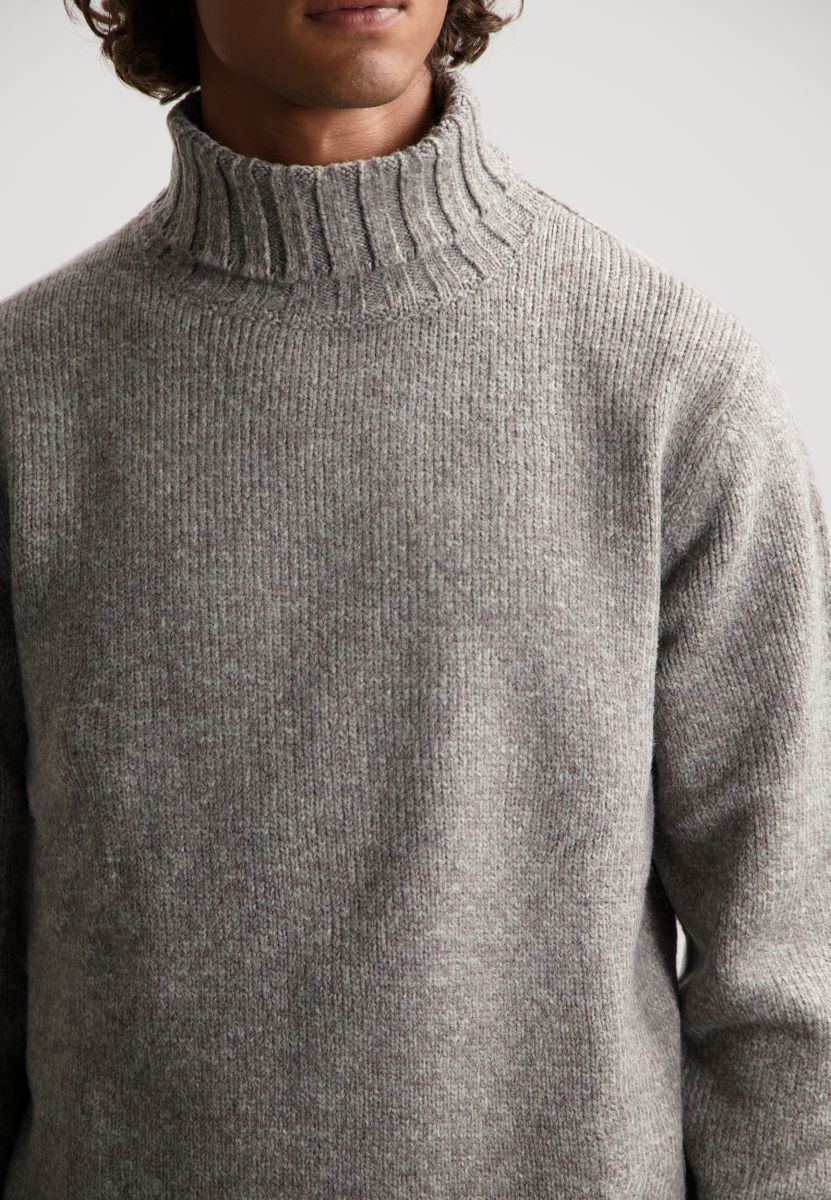 DS_Ove turtleneck